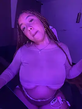 MorenaQueen- online show from April 6, 4:46 am