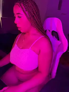 MorenaQueen- online show from March 30, 9:36 pm