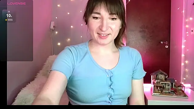 Birdie Kiss online show from May 14, 9:09 pm
