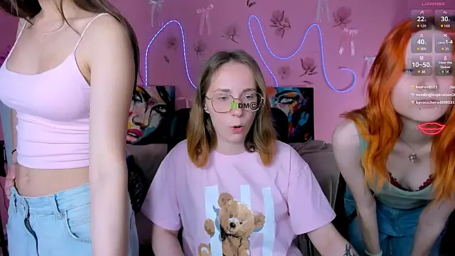 cassandra nik online show from May 16, 10:36 am
