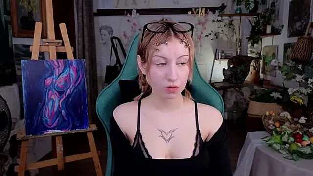 EffieMeowley online show from March 27, 6:48 am