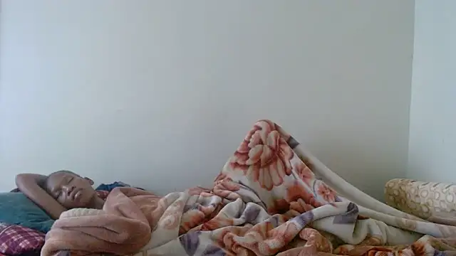 Freakycandy02 online show from March 21, 8:19 am