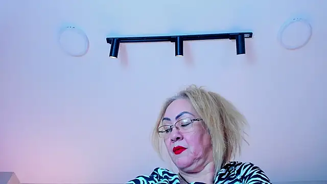 Victoria Firee online show from May 16, 7:57 pm
