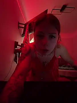 Julia-Stegner online show from March 21, 8:47 pm