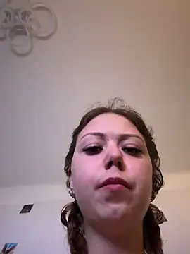 Julia-Stegner online show from March 25, 7:39 pm