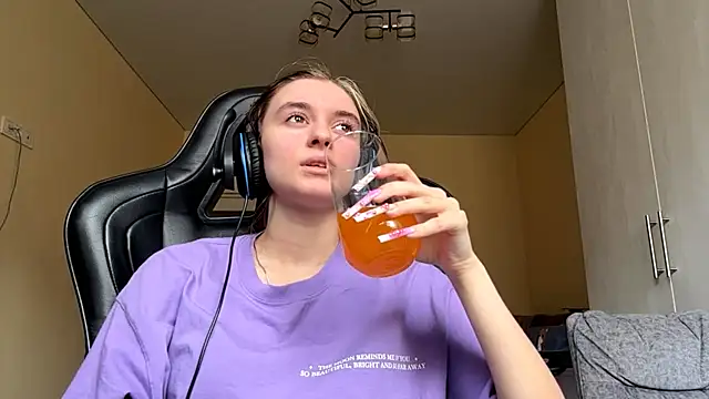 PluralPalaver online show from March 25, 8:39 am