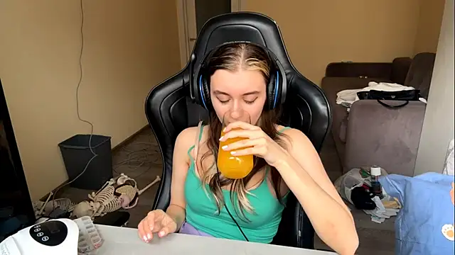 PluralPalaver online show from April 1, 6:36 am