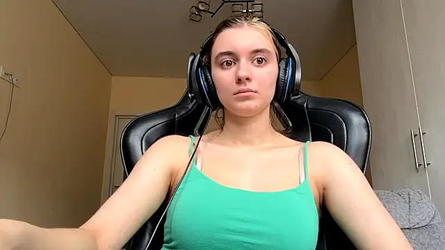 PluralPalaver online show from March 27, 8:26 am