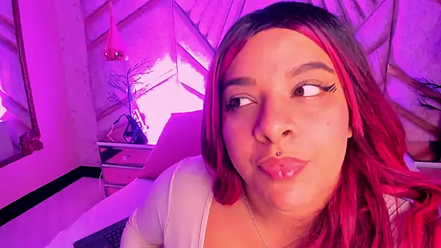 EmeelyMuller online show from May 19, 4:52 am