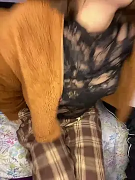 parejahot77 online show from April 22, 4:31 am