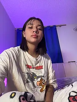 LauStar  online show from March 12, 1:52 am