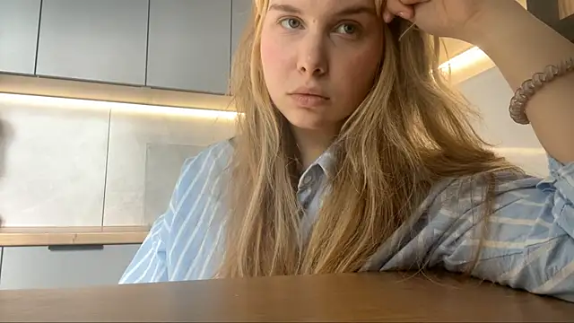 ShariLappas online show from February 28, 10:14 am