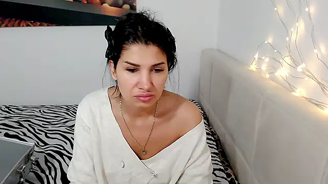 NickyHotXO online show from May 6, 4:16 am
