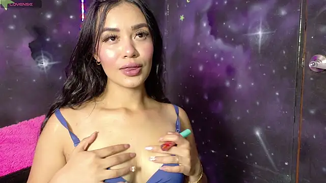ValentinaRojass  online show from April 30, 6:02 pm