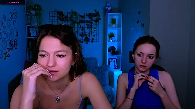chloe ley online show from May 25, 10:14 am