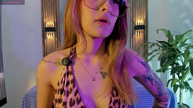 Melodylanee online show from May 6, 11:03 am