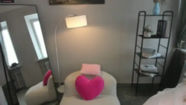 PeiLoynd online show from April 7, 8:16 am