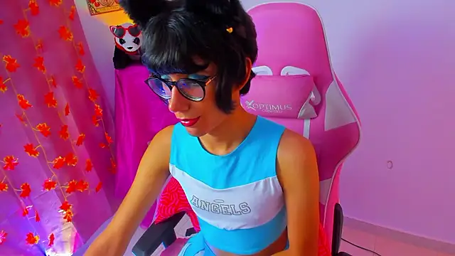 Madeline 21 online show from March 27, 8:26 am