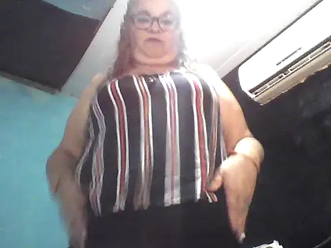 momismilf544 online show from March 29, 2:54 am