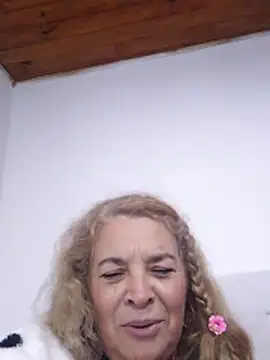 momismilf544 online show from May 25, 11:53 am