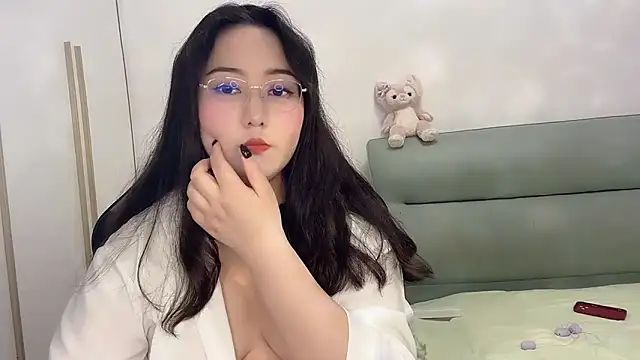 Susu-36E online show from May 11, 2:45 pm
