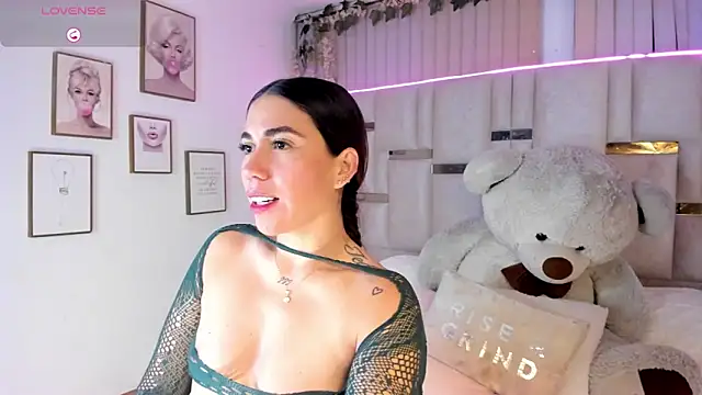 Hanna klover online show from April 29, 3:54 am