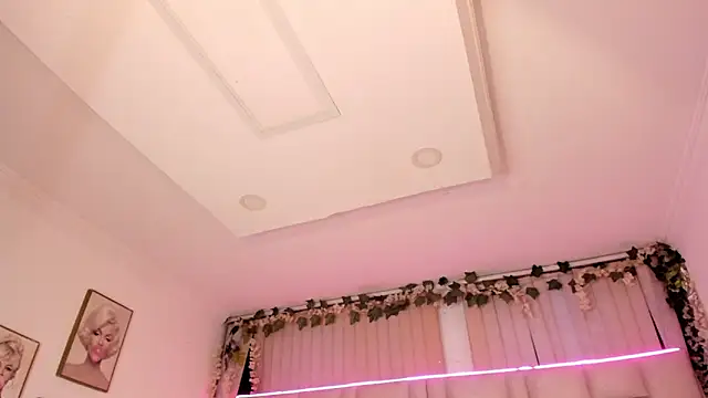 Hanna klover online show from March 6, 4:40 am