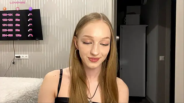 Anika Socutehe online show from May 23, 8:07 pm