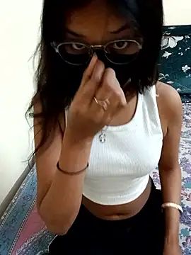 MAYA BED GIRL online show from March 30, 5:34 pm