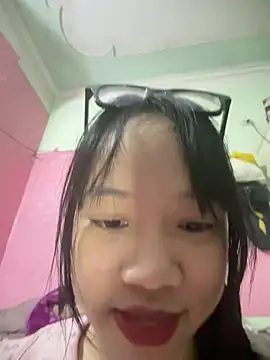 Leeeeiu online show from June 25, 3:13 pm