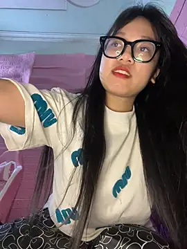 Leeeeiu online show from March 24, 2:55 pm