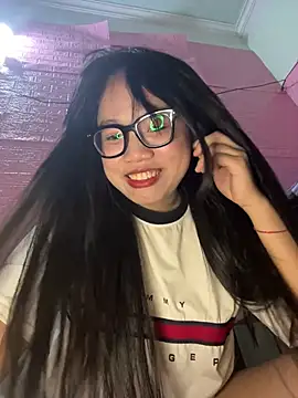Leeeeiu online show from May 8, 5:38 pm