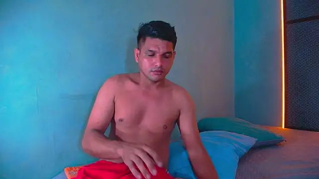 Hornyshow1 online show from May 14, 12:22 pm