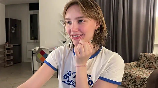 Lolatatee online show from May 13, 5:08 pm