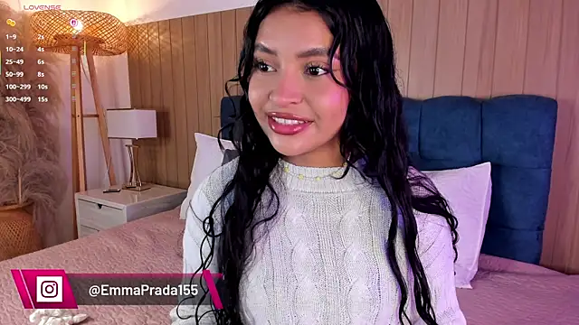 missprada  online show from May 5, 12:19 pm