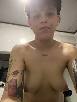 TomBoy Natali online show from May 19, 3:46 am