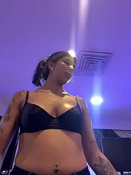 VioletaHills  online show from May 22, 12:58 pm