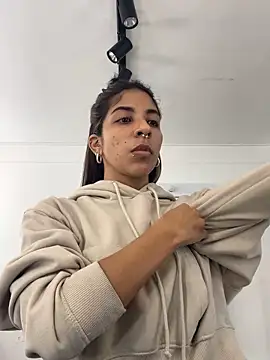 VioletaHills  online show from May 7, 12:42 pm