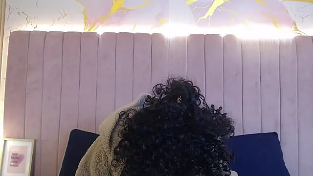 ElizabethSwift online show from April 4, 4:17 pm