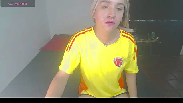 Kary Blush online show from April 29, 6:02 pm