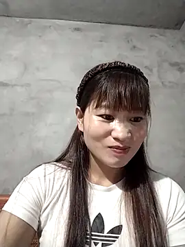 Lilinn  online show from April 28, 12:52 am