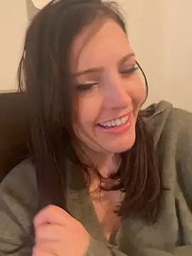 hollyharmd online show from February 28, 7:41 am