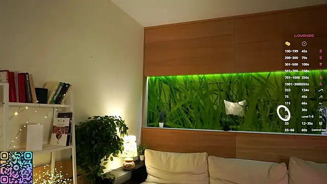 JoelleTasso online show from April 4, 6:29 pm