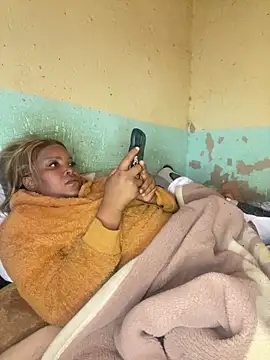 friendlybitch22 online show from May 22, 2:37 pm