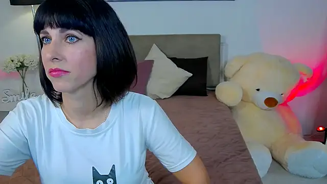 HeidieRaven online show from April 6, 12:39 pm