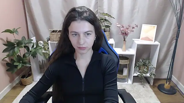 MistyBree online show from April 27, 8:44 am
