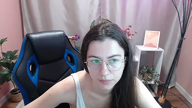 MistyBree online show from May 21, 8:12 am
