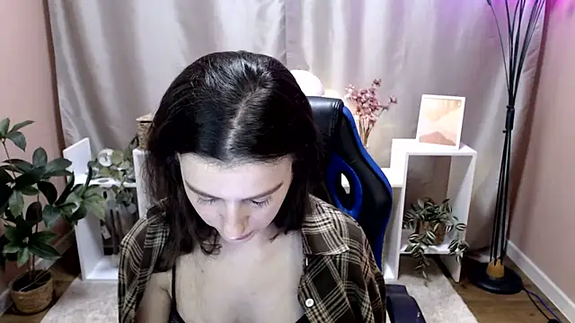 MistyBree online show from May 23, 8:34 am