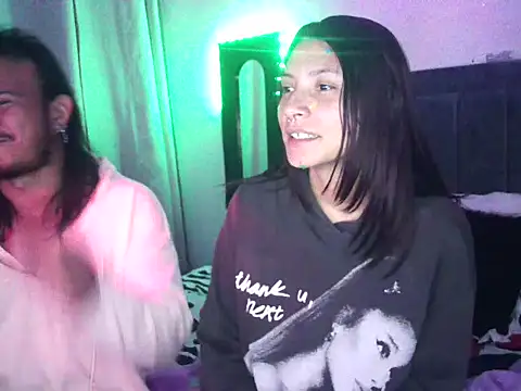 JadeYJacob online show from March 22, 8:09 am