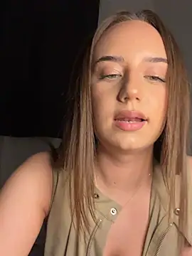 adellasweet online show from May 6, 7:51 pm
